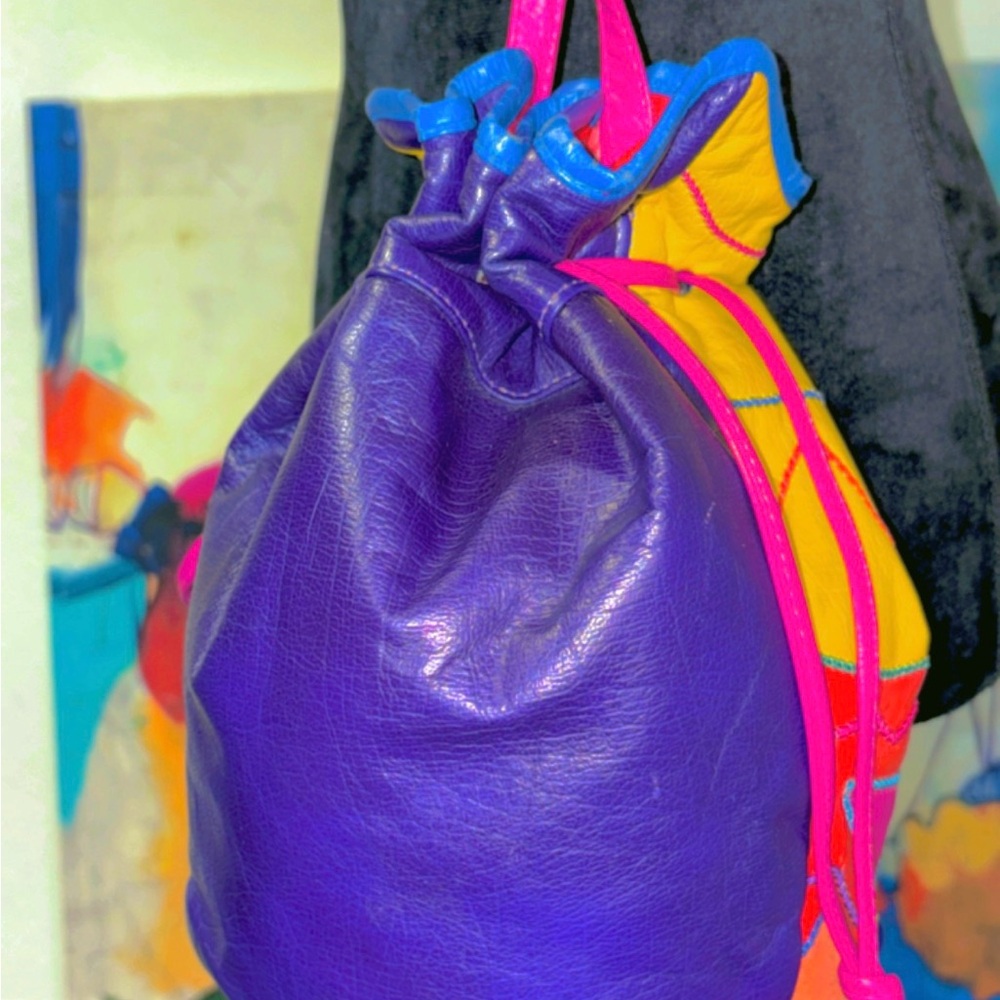 Colorful Geometric Patterned Drawstring Bag - Picture 6 of 7